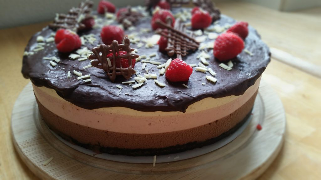 Chocolade-frambozen-vaniliemouse taart